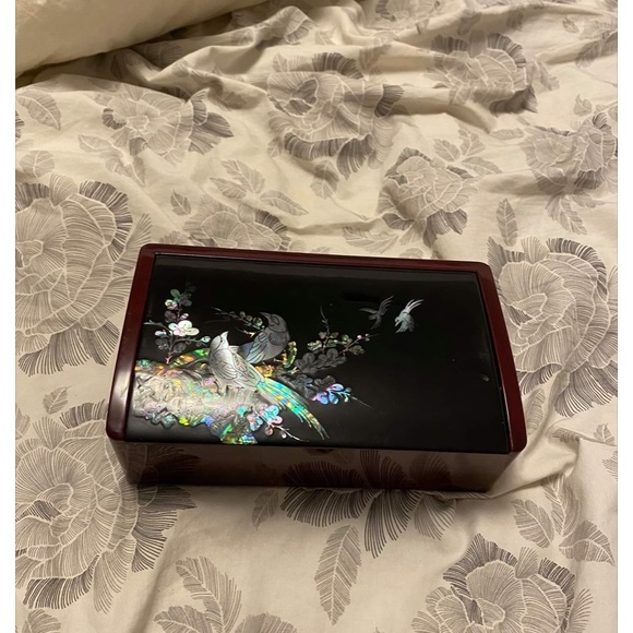 Beautiful jewelry box from Korea - Picture 1 of 4